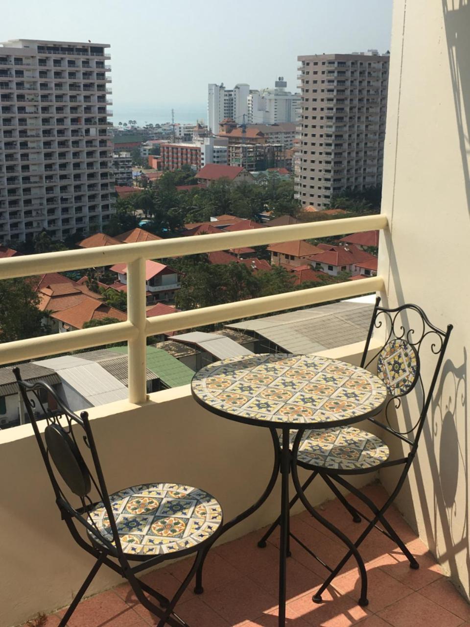 View Talay 1B Holidays Apartment Pattaya Exterior photo